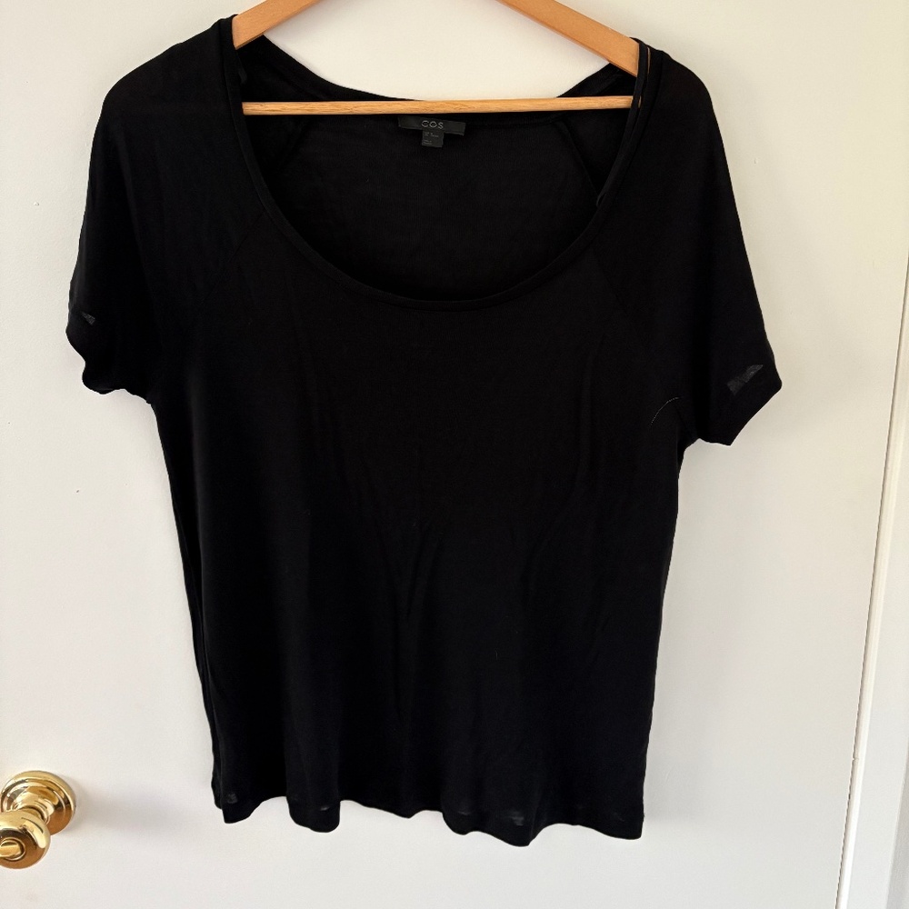 COS - scoop neck lycell tee size M Black
